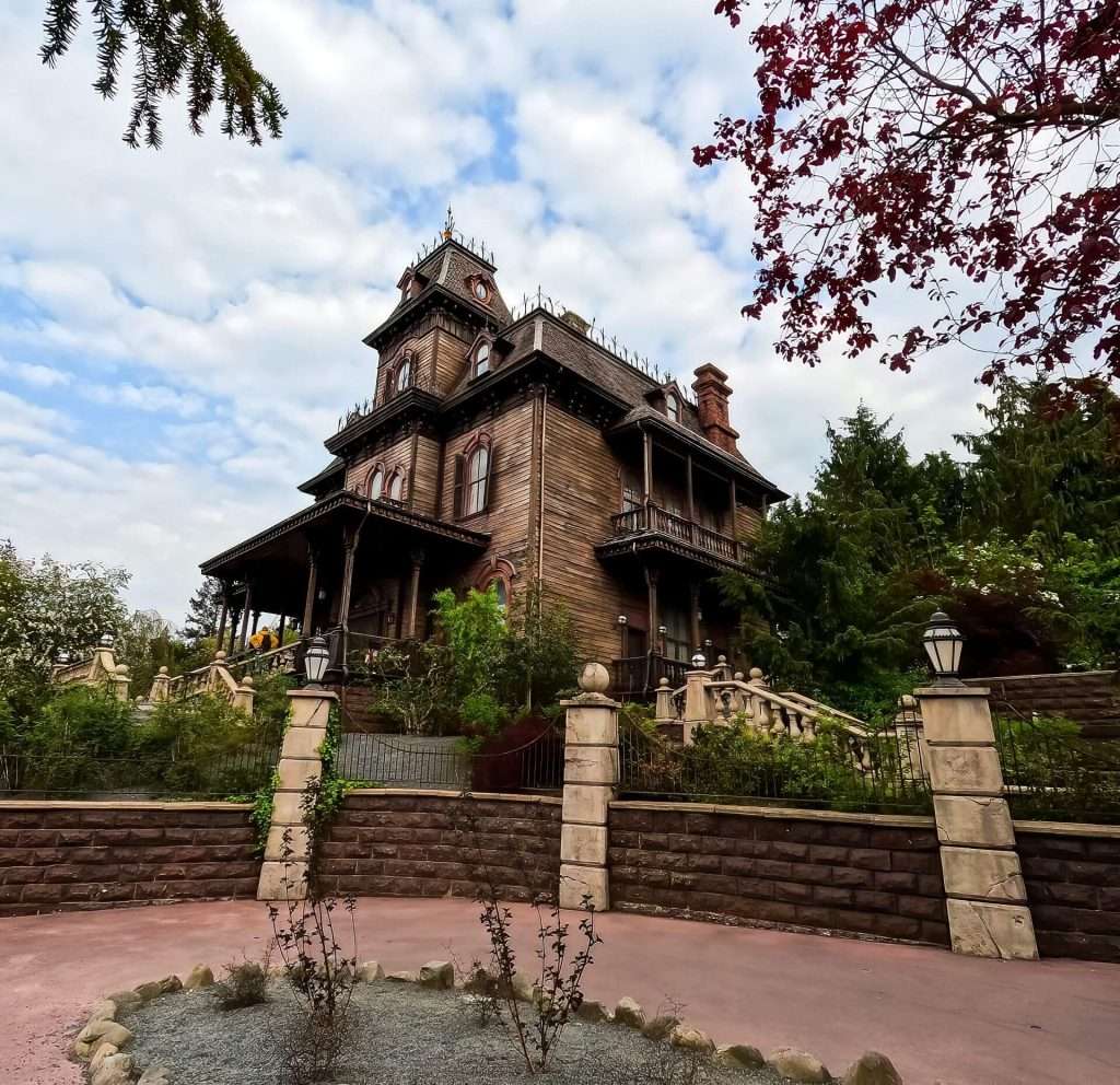 Frontierland house